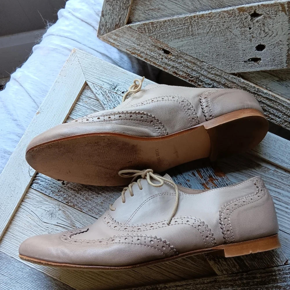 Garnet Hill Women's Taupe Leather Wingtip Oxfords